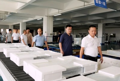 炎陵縣譚宇副縣長(zhǎng)、商務(wù)局扶學(xué)勇書(shū)記一行蒞臨參觀萊博頓總部工廠